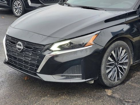 Used 2024 Nissan Altima 2.5 SV image 16