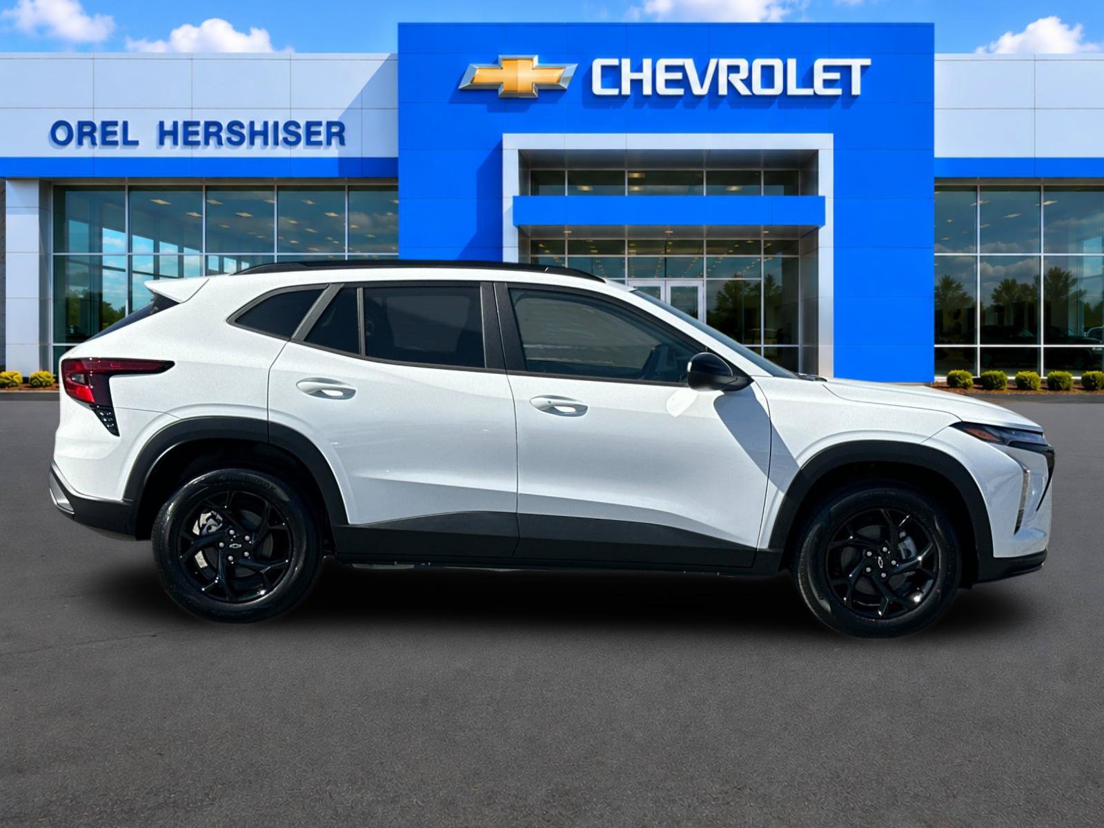 New 2026 Chevrolet Trax LT w/ Driver Confidence Package FWD image 3