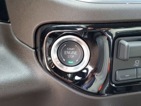 New 2026 GMC Sierra 1500 SLT image 26