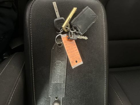 Used 2022 Chevrolet Colorado LT w/ Fleet Safety Package image 23