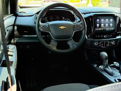Used 2023 Chevrolet Traverse LT FWD image 9