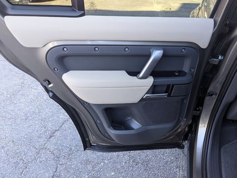 Used 2023 Land Rover Defender 110 X-Dynamic SE image 40