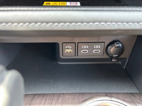 Used 2025 Toyota Highlander Platinum AWD/4WD image 23