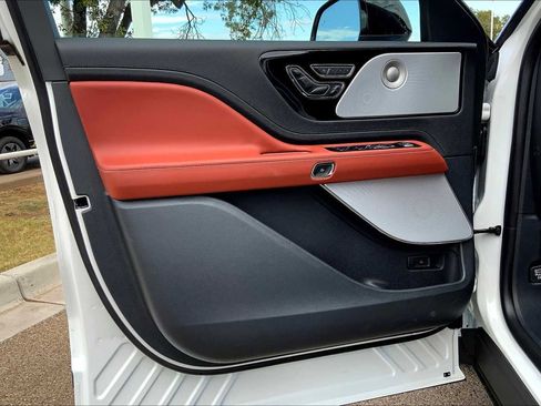 New 2025 Lincoln Aviator Reserve w/ Luxury Package image 10