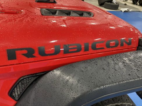 Used 2018 Jeep Wrangler Rubicon AWD/4WD image 9