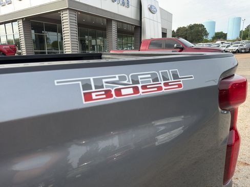 Used 2021 Chevrolet Silverado 1500 Custom Trail Boss image 25