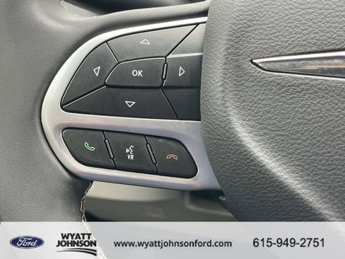 Used 2022 Chrysler Voyager LX FWD image 31