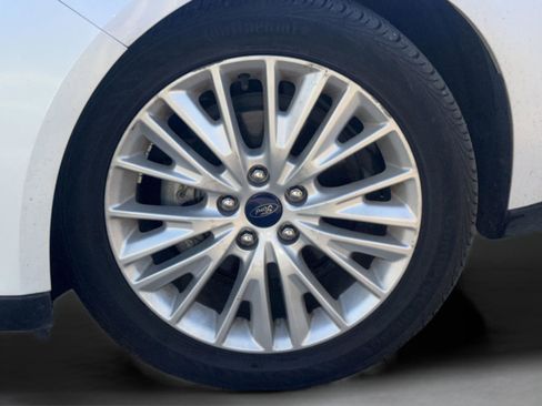 Used 2017 Ford Focus Titanium w/ Titanium Technology Package image 31