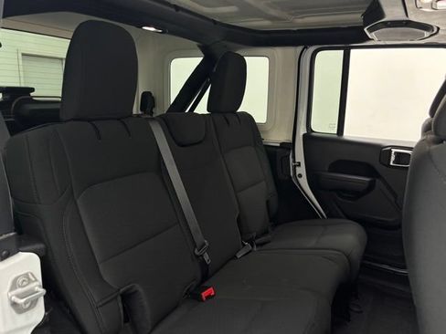 Used 2022 Jeep Wrangler Unlimited Sport AWD/4WD image 33