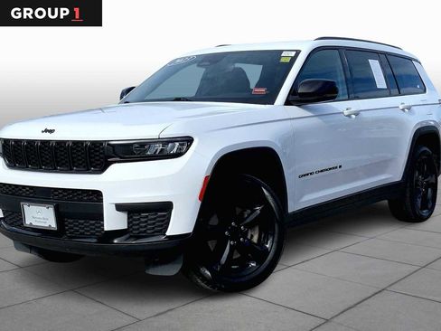 Used 2023 Jeep Grand Cherokee L Laredo image 1