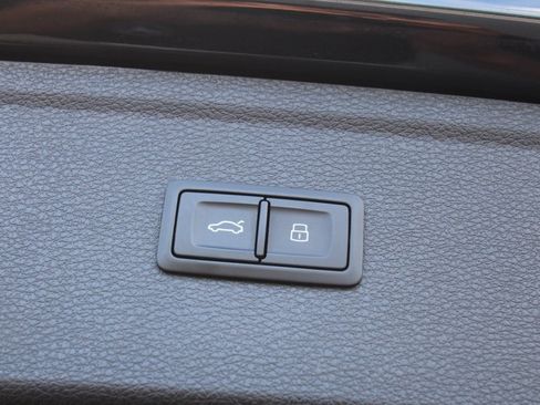 Used 2018 Audi Q5 2.0T Premium Plus w/ Premium Plus Package image 37