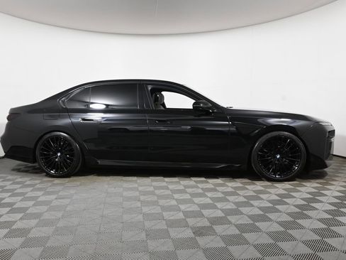 Used 2025 BMW 740i xDrive AWD/4WD image 8