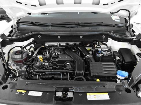 Certified 2023 Volkswagen Taos SE w/ Panoramic Sunroof Package FWD image 30