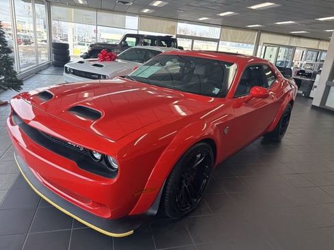 Used 2023 Dodge Challenger SRT Hellcat image 1