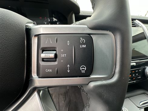 Certified 2024 Land Rover Discovery Dynamic SE AWD/4WD image 22