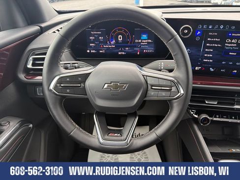 Used 2025 Chevrolet Traverse Z71 AWD/4WD image 14