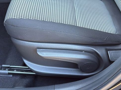 Used 2018 Hyundai Kona SEL image 25