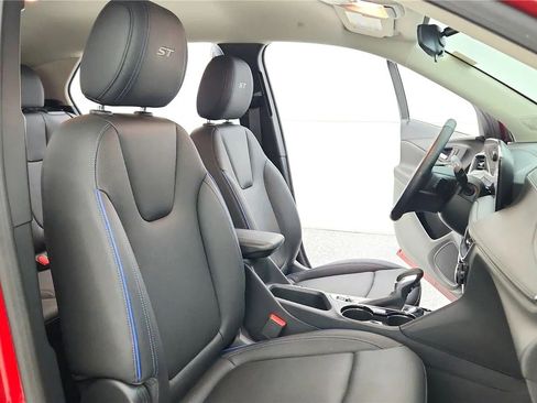 Used 2026 Buick Encore GX Sport Touring w/ Advanced Technology Package FWD image 37