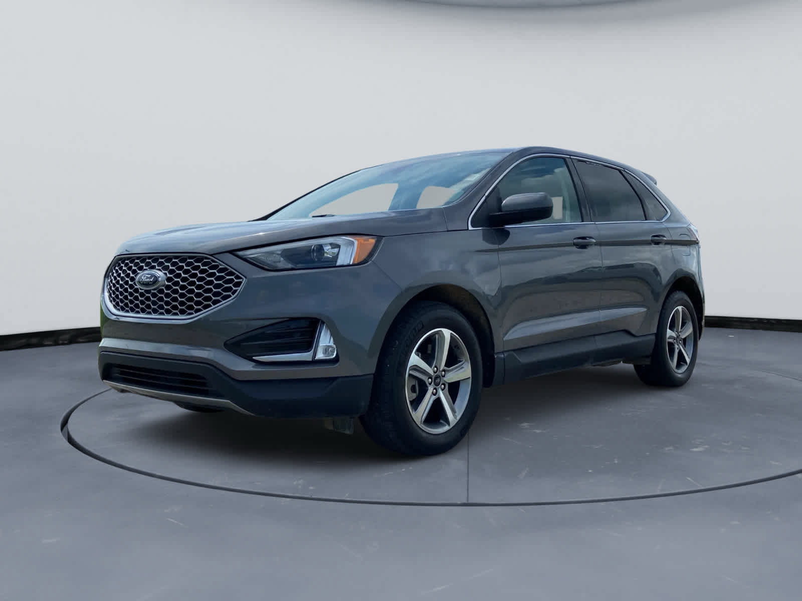 Used 2023 Ford Edge SEL w/ Convenience Package AWD/4WD image 2