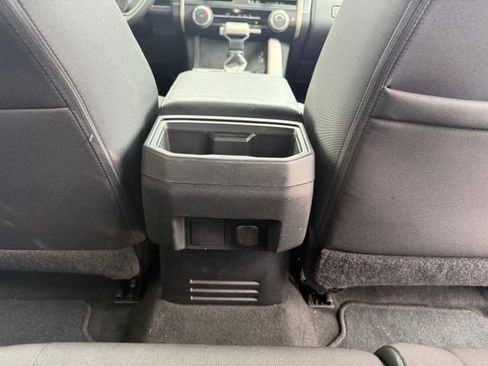 Used 2025 Toyota Tacoma SR5 AWD/4WD image 15