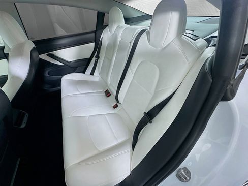 Used 2020 Tesla Model 3 Standard Range RWD image 27