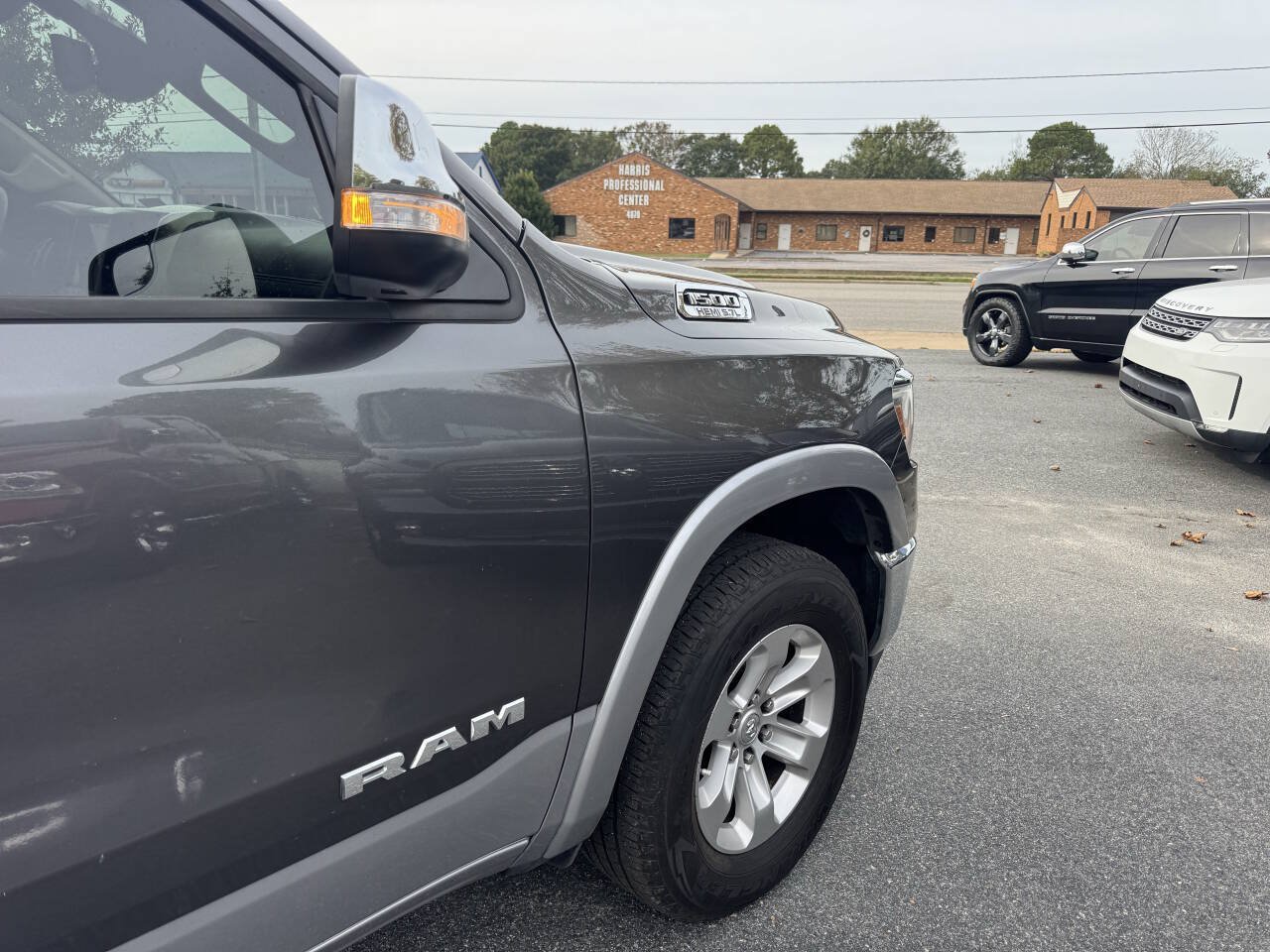 Used 2020 RAM 1500 Laramie AWD/4WD image 5