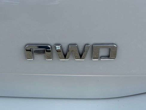 Used 2023 Chevrolet Equinox LS image 19