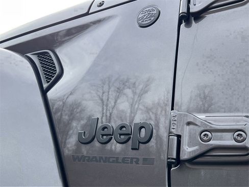 New 2025 Jeep Wrangler Sahara image 27