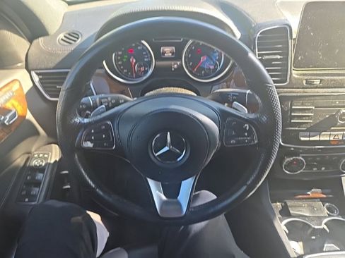 Used 2018 Mercedes-Benz GLS 450 4MATIC image 25