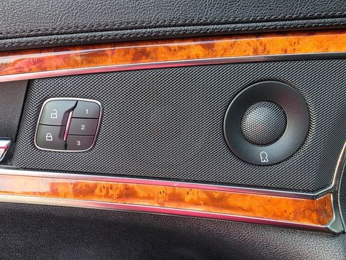 Used 2019 Lincoln Nautilus Reserve image 11