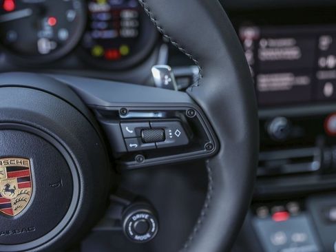 Certified 2026 Porsche Macan Turbo AWD/4WD image 19