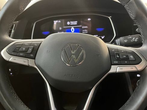 Used 2024 Volkswagen Jetta SE w/ Panoramic Sunroof Package image 21