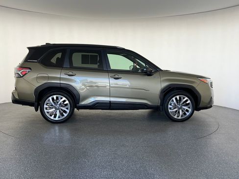 Certified 2025 Subaru Forester Touring w/ Touring Package AWD/4WD image 2