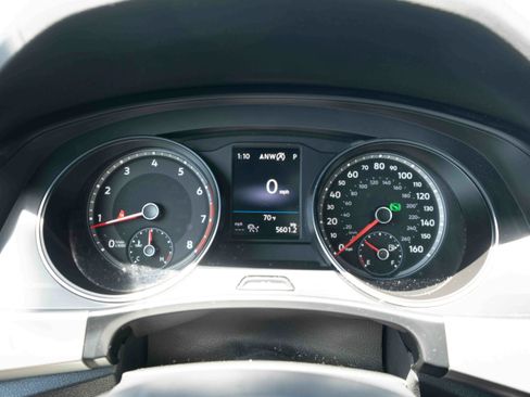Used 2021 Volkswagen Atlas Cross Sport SE w/ Panoramic Sunroof Package FWD image 16