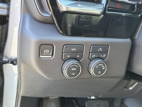 Used 2023 Chevrolet Silverado 1500 LT AWD/4WD image 19