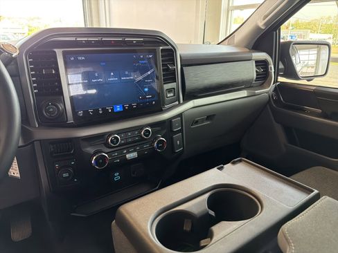 Used 2024 Ford F150 XLT AWD/4WD image 19