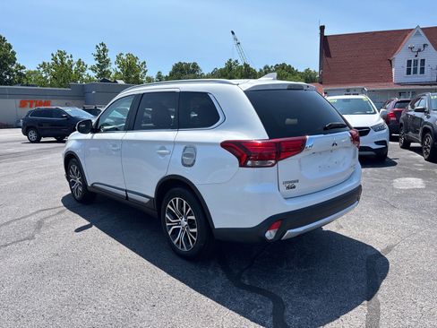Used 2017 Mitsubishi Outlander SEL AWD/4WD image 5