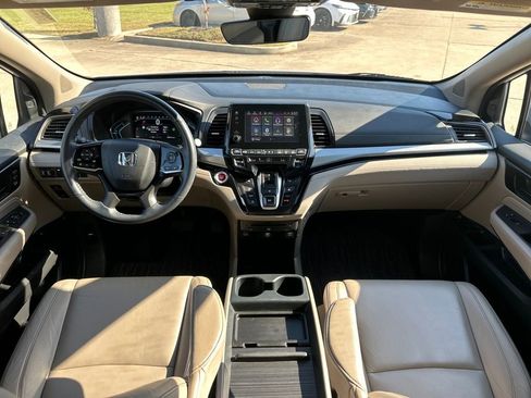 Used 2023 Honda Odyssey Touring image 13