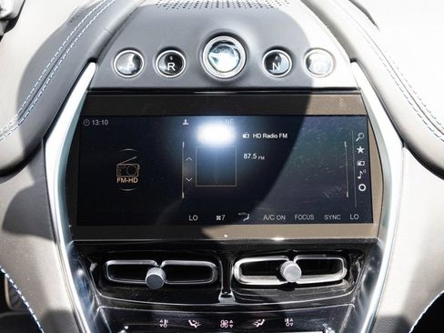 Used 2021 Aston Martin DBX AWD/4WD image 38
