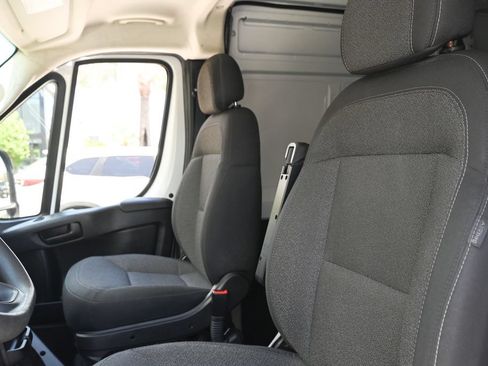 Used 2023 RAM ProMaster 2500 FWD image 12