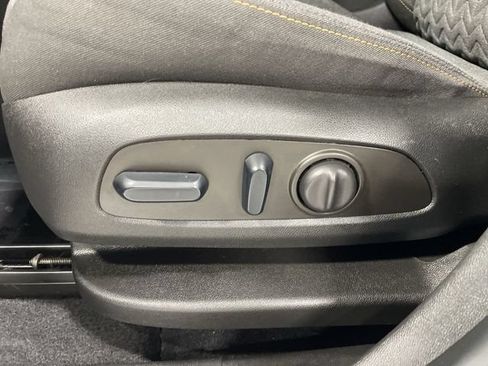 Used 2022 Chevrolet Equinox LT AWD/4WD image 12
