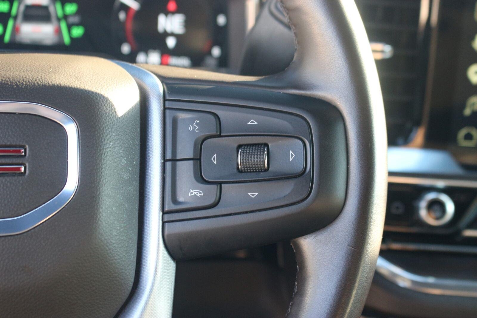 Used 2025 GMC Sierra 1500 SLT AWD/4WD image 19