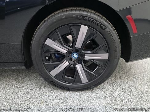Used 2024 BMW iX xDrive50 w/ Sport Package AWD/4WD image 19