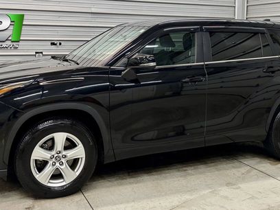 Used 2023 Toyota Highlander LE