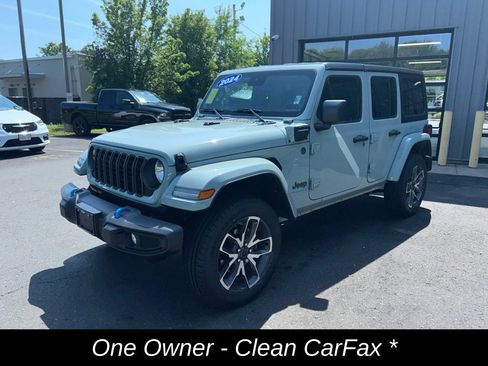 Used 2024 Jeep Wrangler Unlimited w/ Convenience Group AWD/4WD image 9