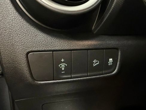 Used 2023 Hyundai Kona SE image 35