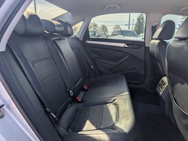 Used 2013 Volkswagen Passat 2.5 SE FWD image 19