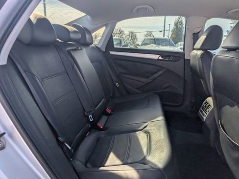 Used 2013 Volkswagen Passat 2.5 SE image 19