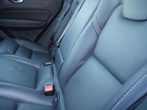 Used 2023 Volvo XC60 T8 Ultimate w/ Climate Package image 24