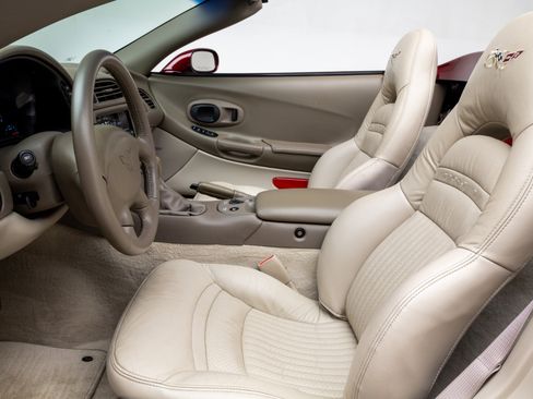 Used 2003 Chevrolet Corvette 50th Anniversary Edition w/ Preferred Equipment Group1 image 23